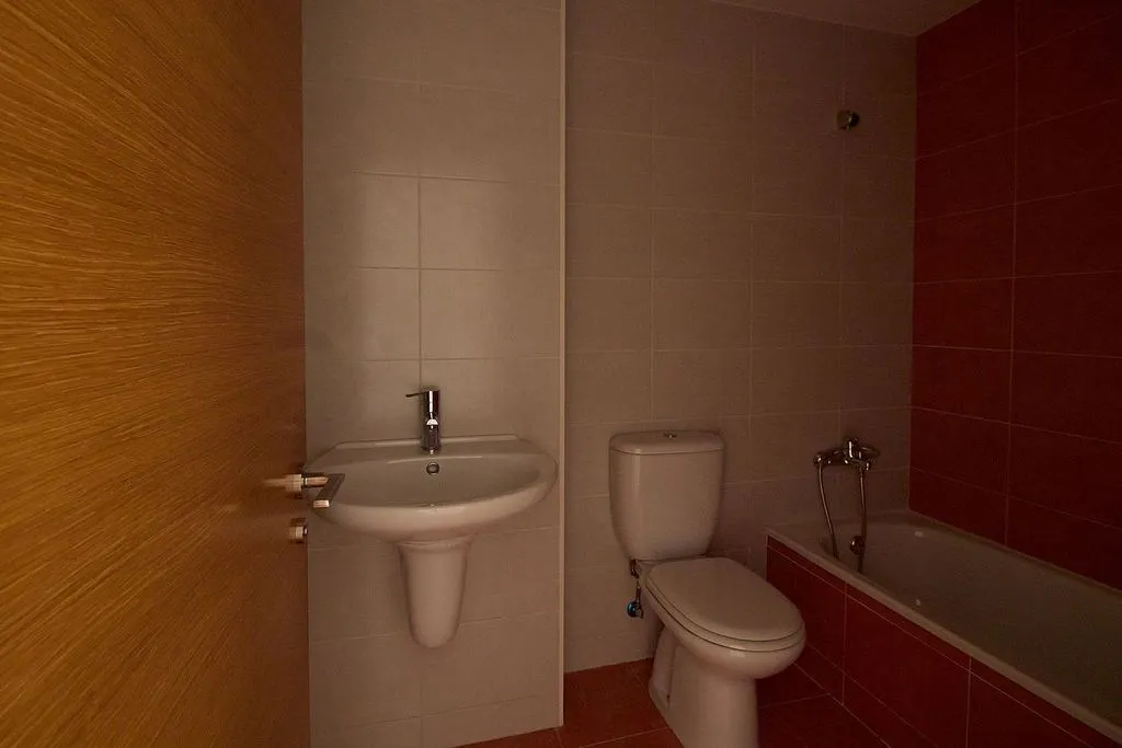 Vannitoad - Modern Flat with Balcony in Albal