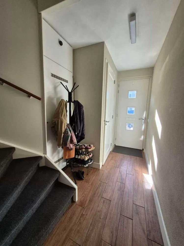 Esik - Modern Corner House with Garden in Oirschot