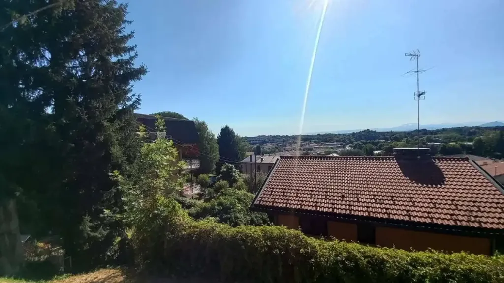 Garden - Modern Villa with Mountain View in Cantù