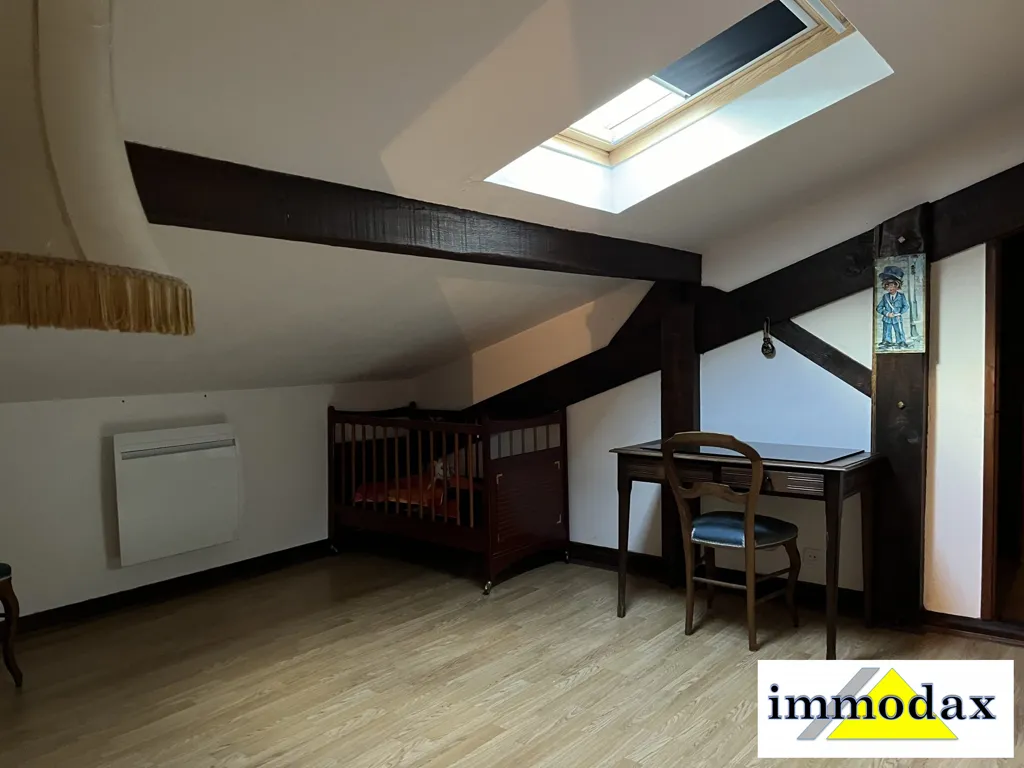 Pièces - Maison Traditionnelle avec Piscine à Mimbaste
