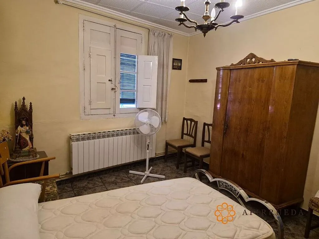 Chambres - Traditional Chalet with Balcón in Alborge