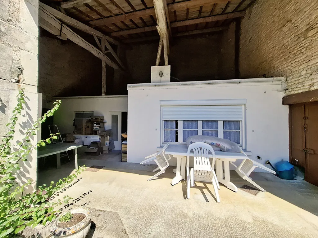Giardino - House with Garden and Garage in Beauvais Sur Matha