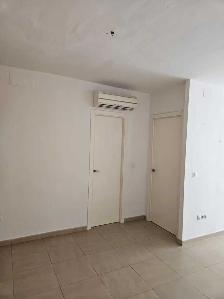 Toad - Flat with Balcony in Seville's Macarena