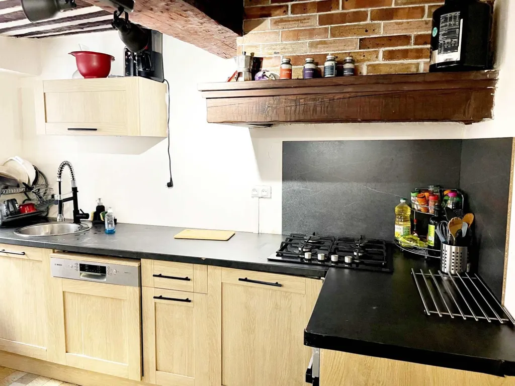 Cucina - Charming 2-Bed Flat in Toulon Centre