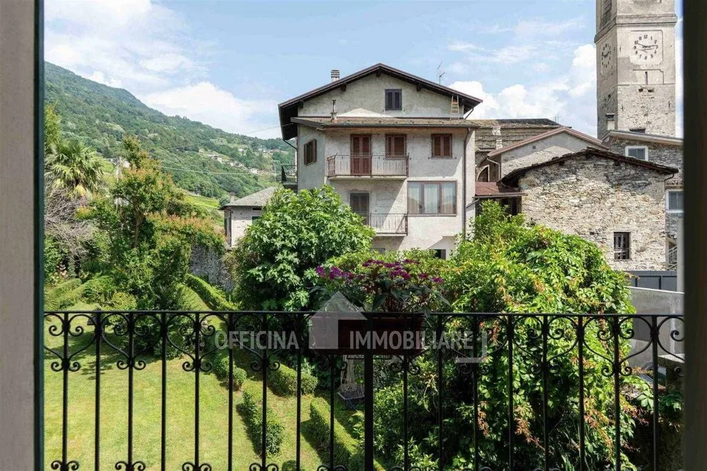 Balcon - Luxury Villa with Garden in Sondrio