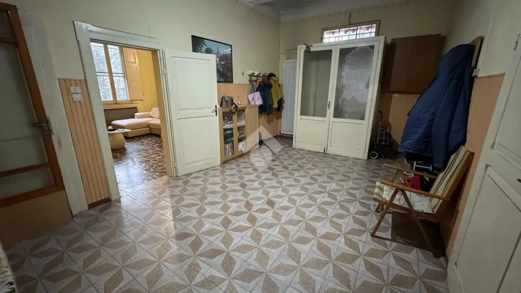 Esik - Semiliberty House with Garden in Conselice