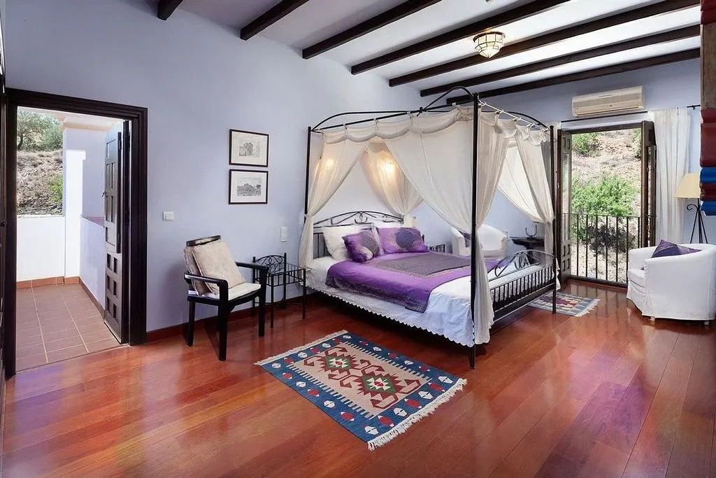 Bedrooms - Andalusian Cortijo with Pool in Almogía