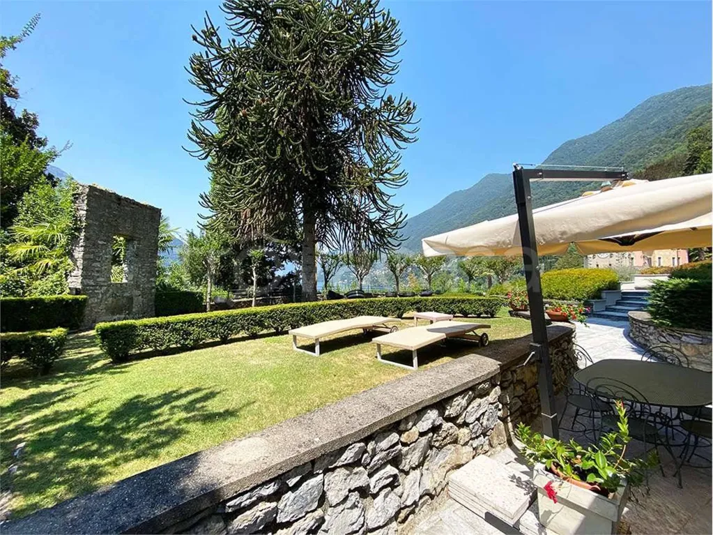 Terrazza - Appartamento con vista lago e giardino a Faggeto Lario