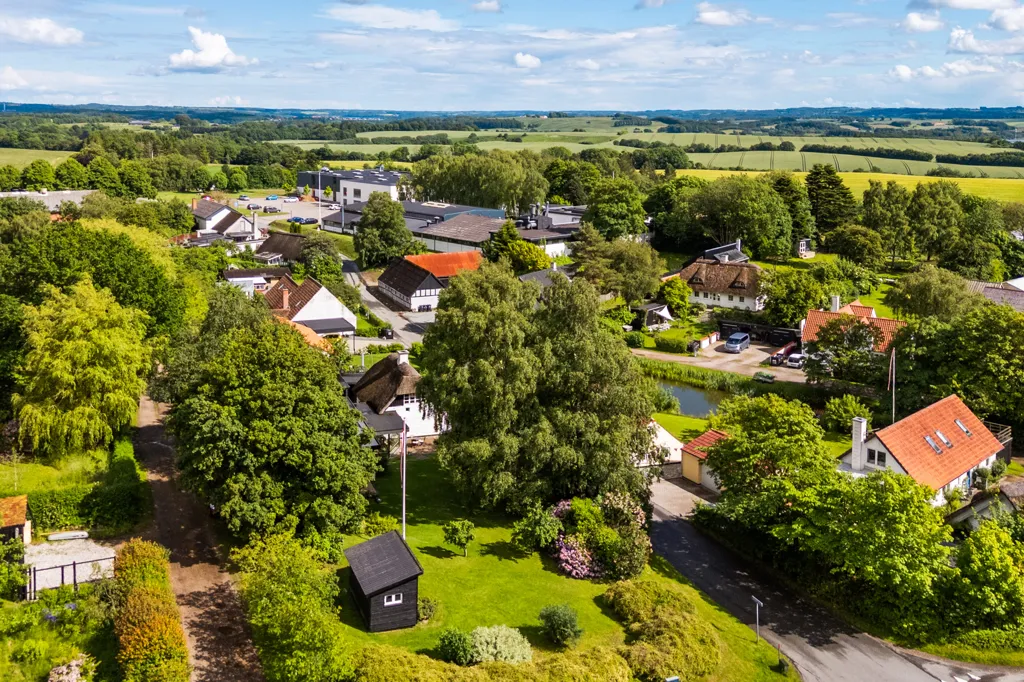 Vue aérienne - Historic Villa with Garden in Svejstrup