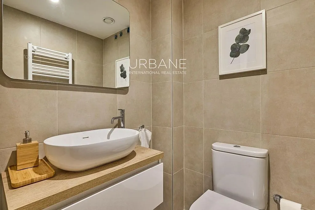 Salles de bain - Apartment with Balcony in Barcelona's Gothic Quarter
