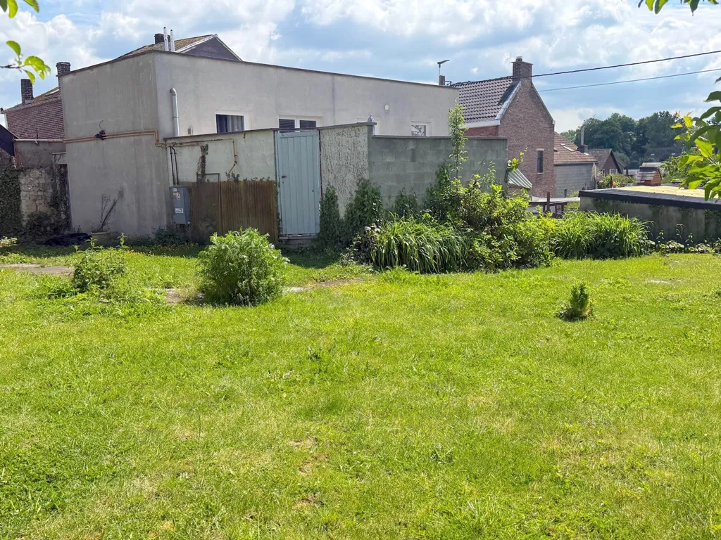 Aed - Mixed-Use Building with Garden in Lincent