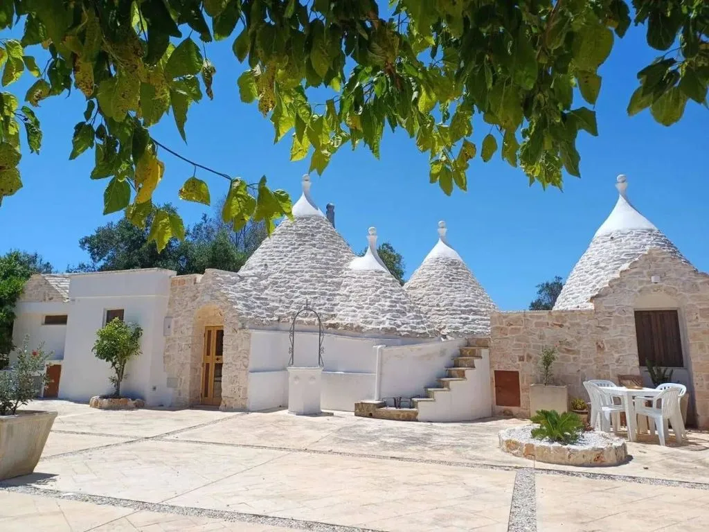 Välivaade - Trulli Complex with Pool in Apulia