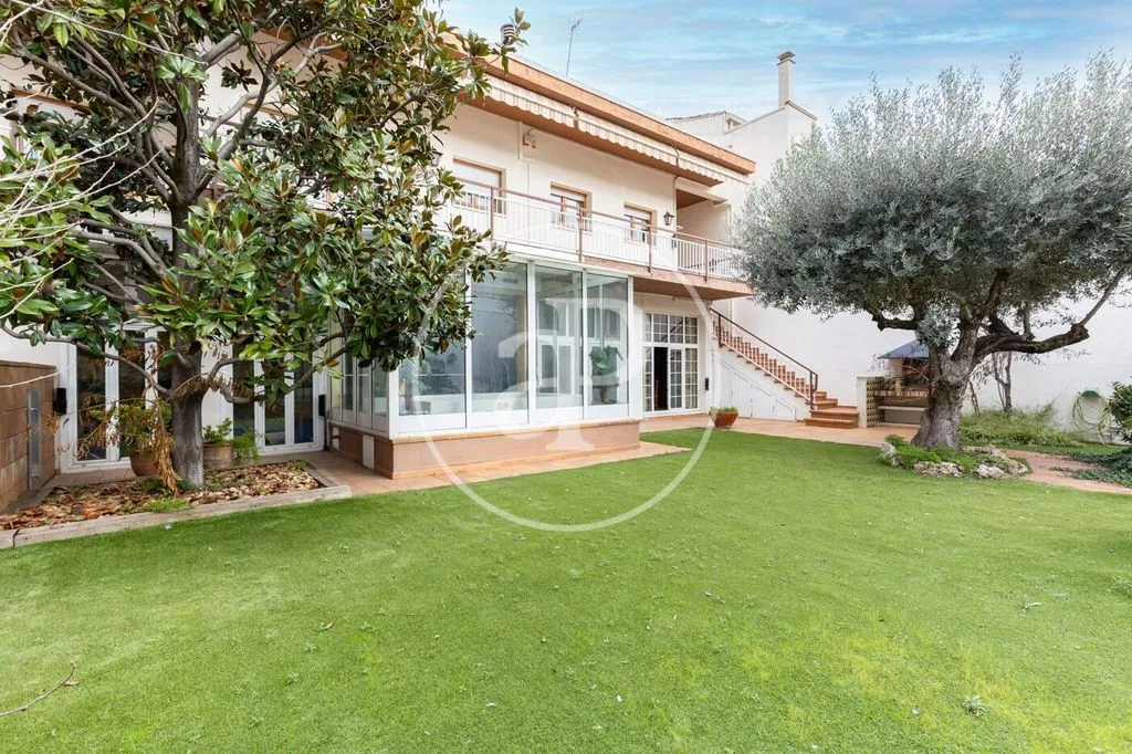 Jardin - Luxury Villa with Pool in Sabadell