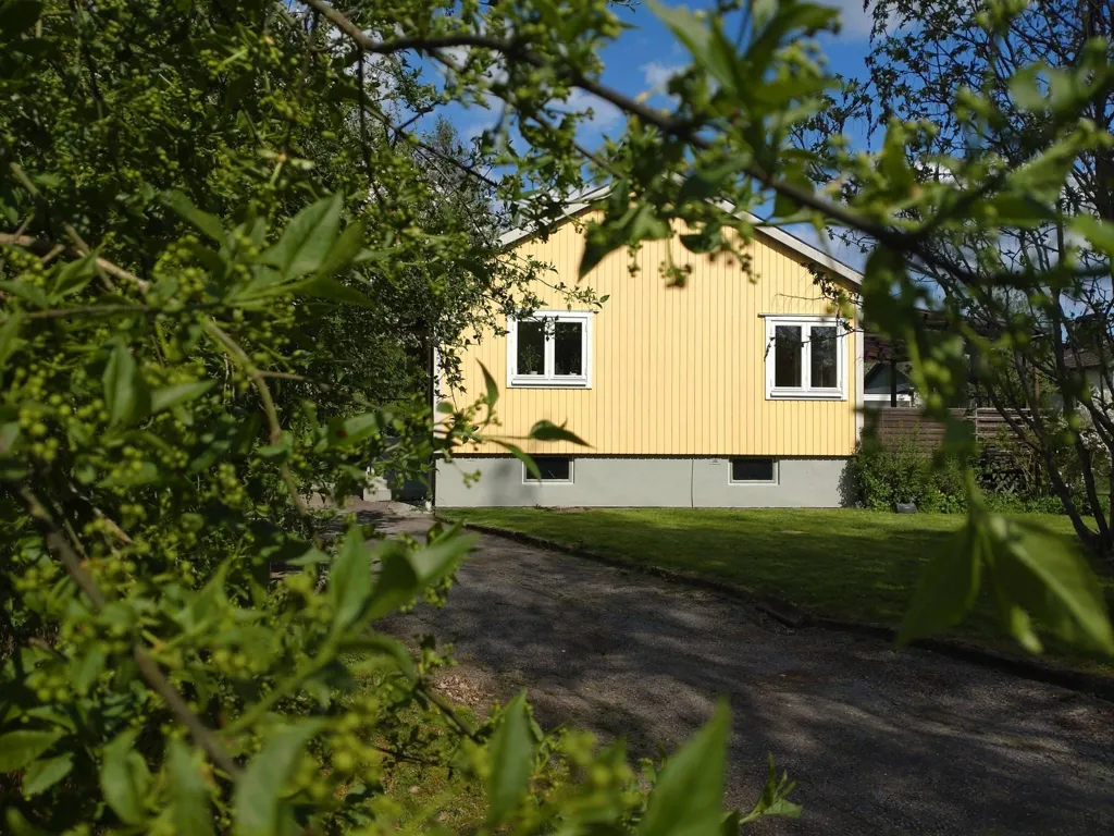 Välivaade - Charming House with Garden in Laxå