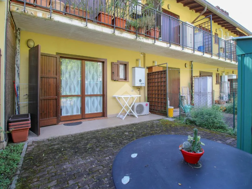 Terrasse - Twin-Storey Apartment with Lake View in Vigole