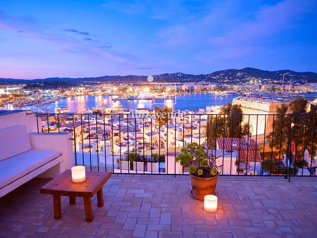 Terrass - Penthouse with Sea Views in Dalt Vila