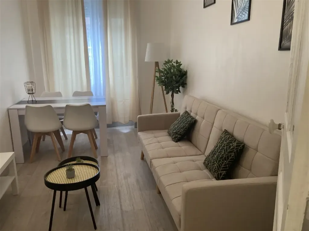 Séjour - Appartement Meublé Rez-de-Chaussée à Lisieux