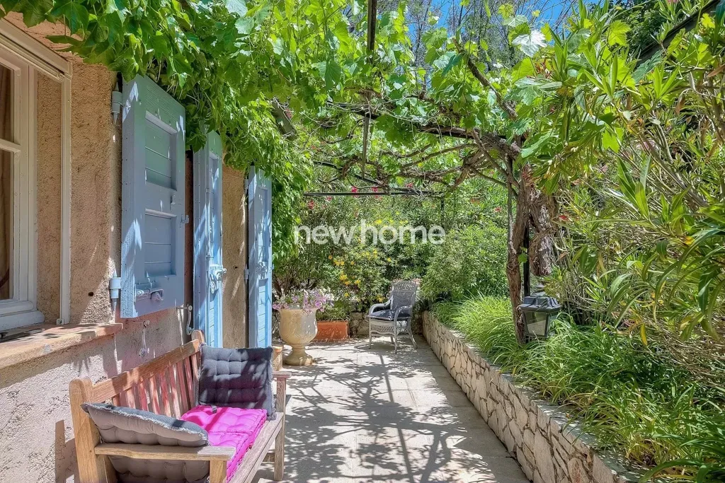 Terrass - Provencal Villa with Pool in Cannes Hinterland