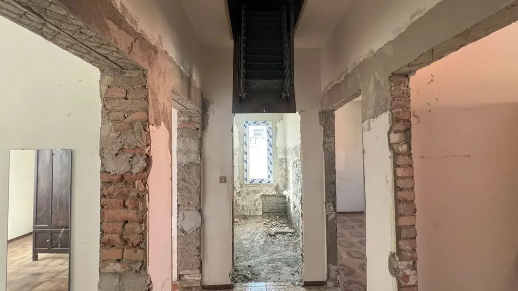 Pièces - Fully Refined Apartment with Balcony in Rimini