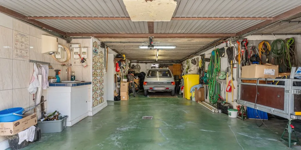 Garage - Villa Rénovée avec Garage à Erps-Kwerps
