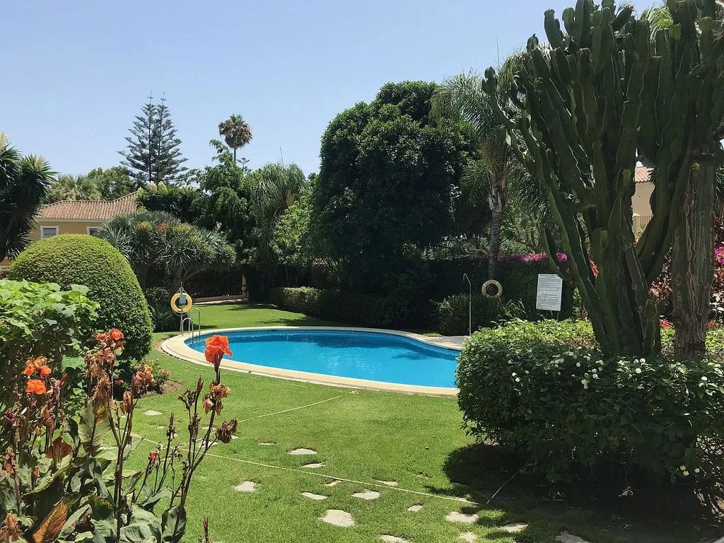 Pool - Apartment with Pool and Golf View in Guadalmina Alta