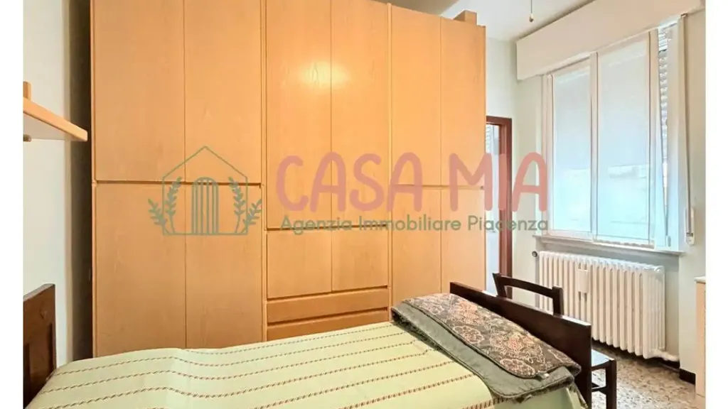 Chambres - Spacious Apartment with Balcony in Piacenza