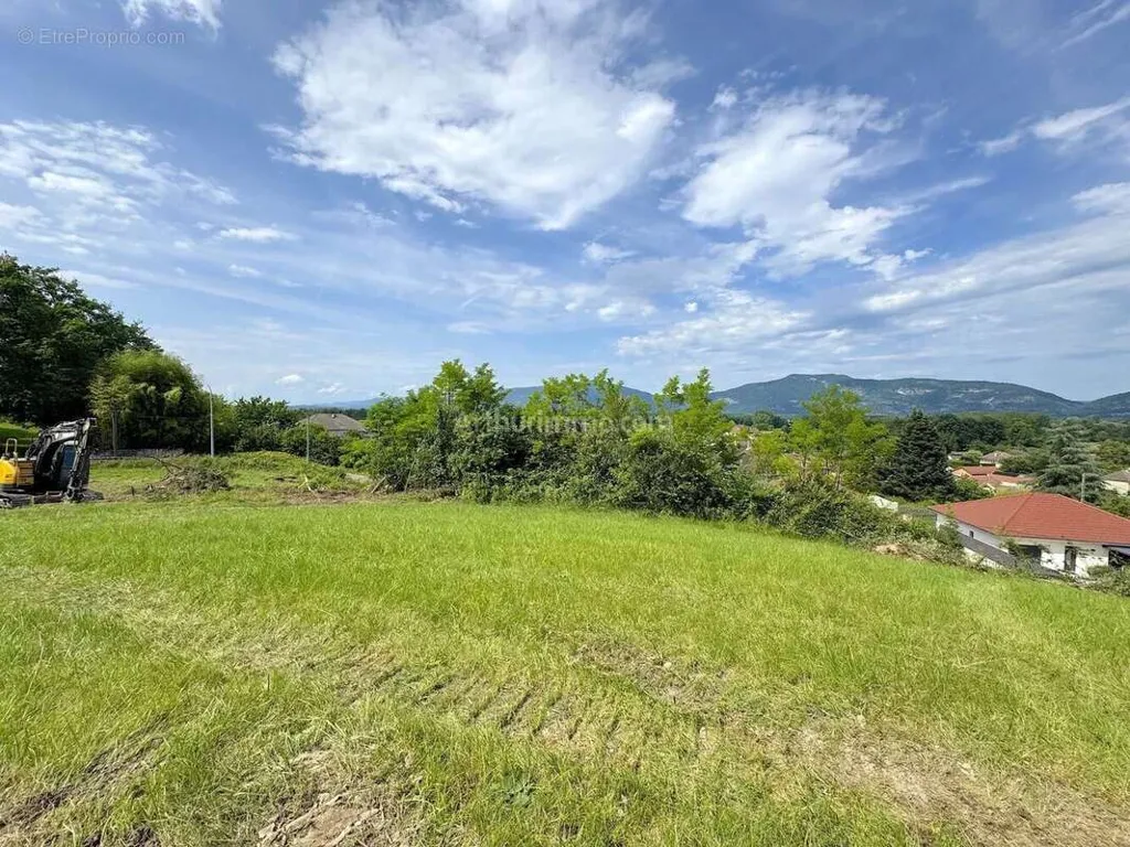 Jardin - Terrain à Bâtir avec Vue Dégagée à Les Avenières