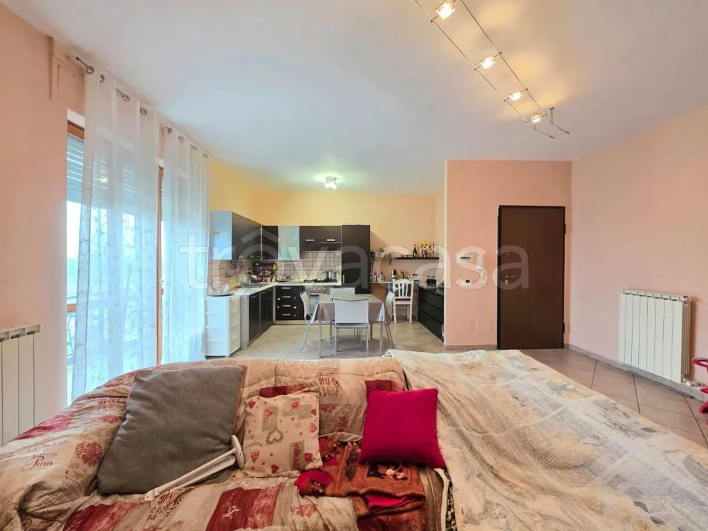 Elutuba - Rental Flat with Balcony in Rondissone
