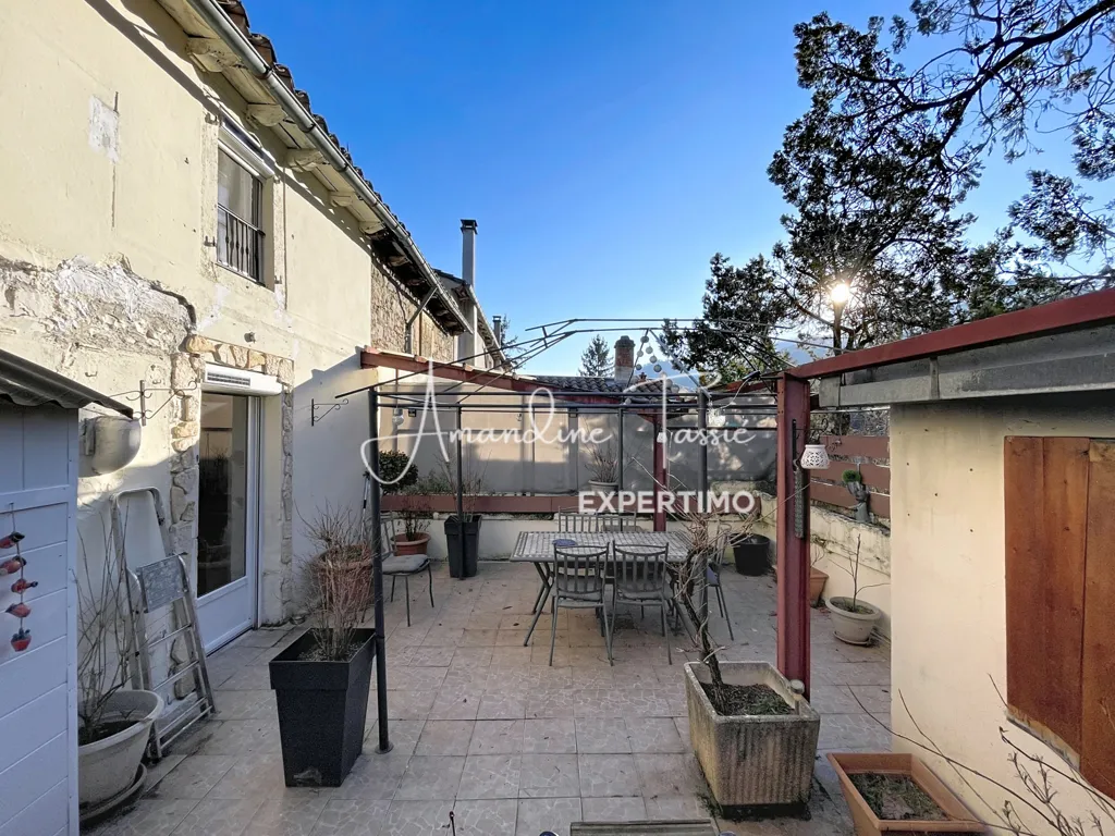 Aed - Investment Building with Potential in Aguessac