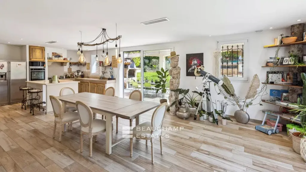 Salle à manger - Maison 5 pièces à Mouans-Sartoux