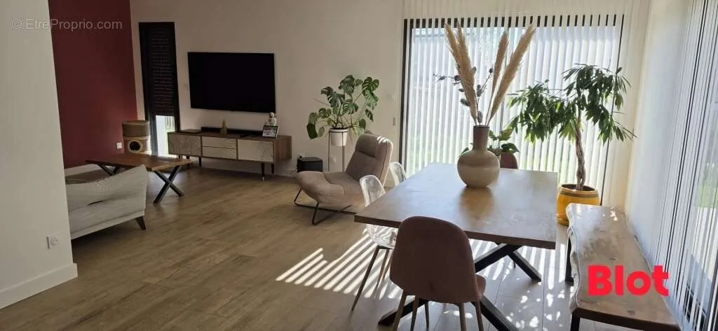 Soggiorno - Contemporary House with Garden in Lorient