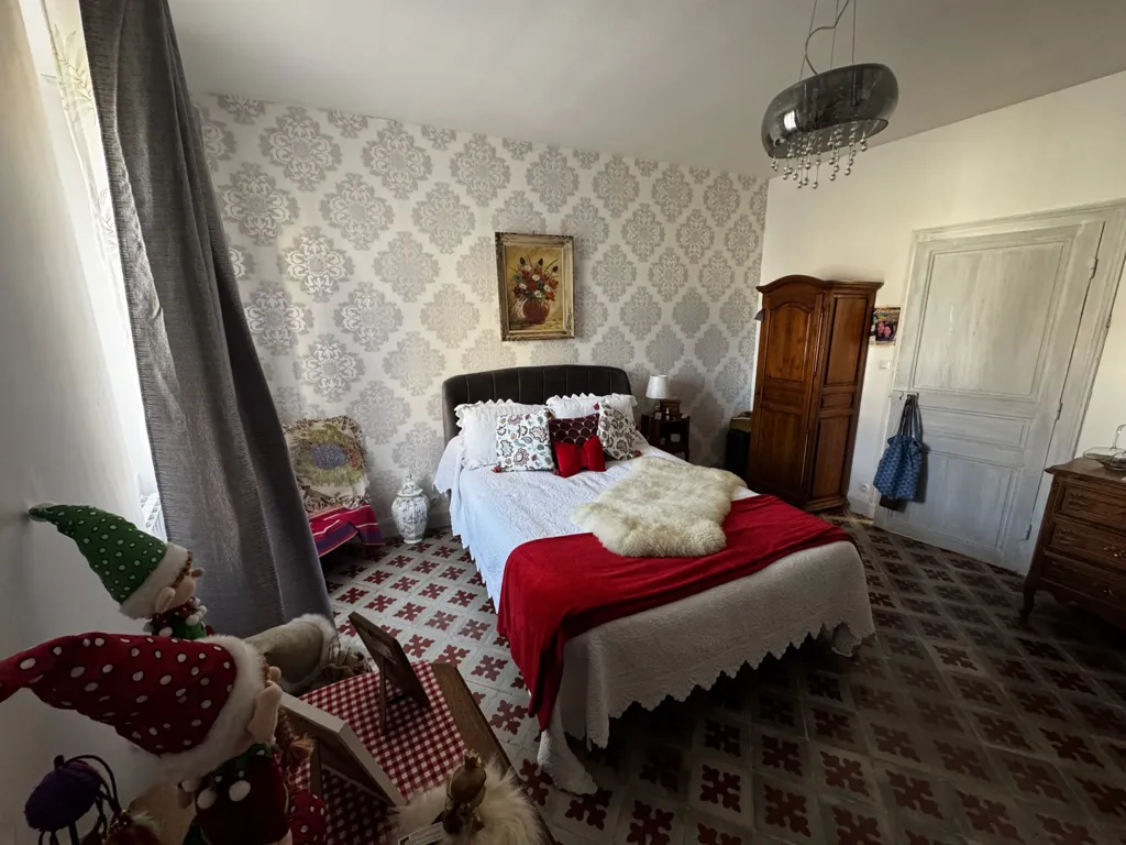Bedrooms - 3-Unit Apartment Building in Voves
