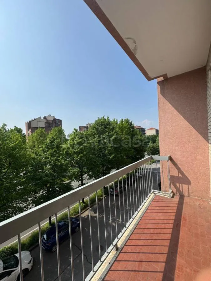 Rõdu - Bright Two-Bedroom Apartment with Balcony in Rivoli
