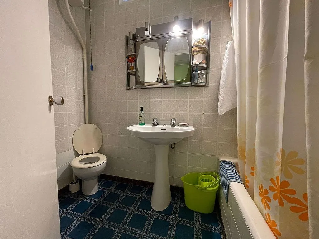 Salles de bain - Apartment with Balcony in Sant Adrià de Besos