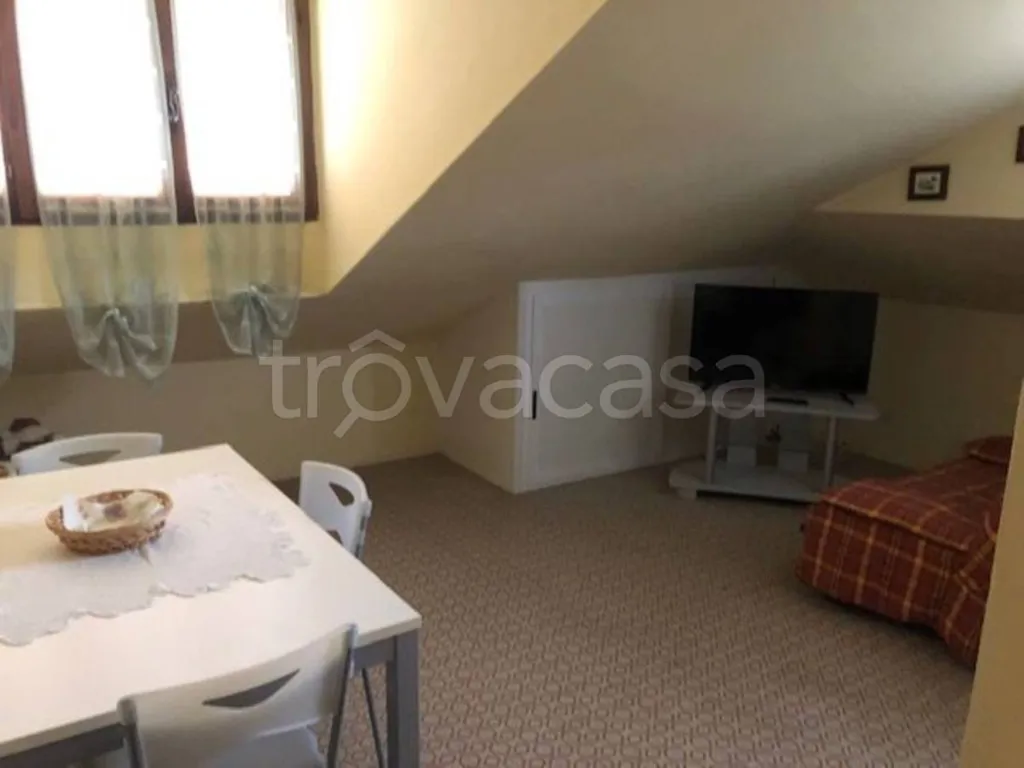 Toad - Mansard Apartment with Parking in Robilante