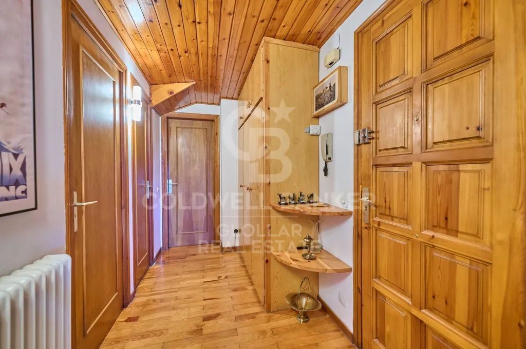 Esik - Penthouse with Ascender in Puigcerdà