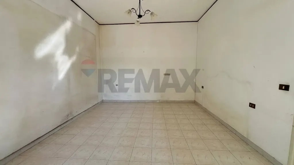 Pièces - Apartment with Terrace in Piscinola, Naples