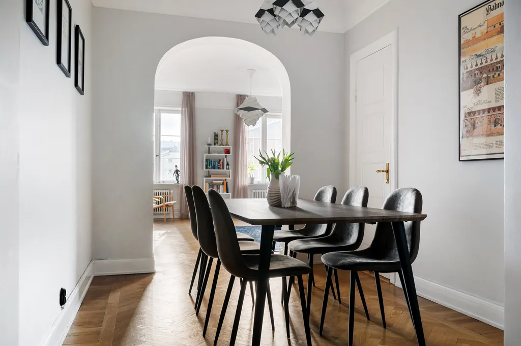 Dining Room - 1920s Character Flat with Courtyard Balcony in Ribersborg