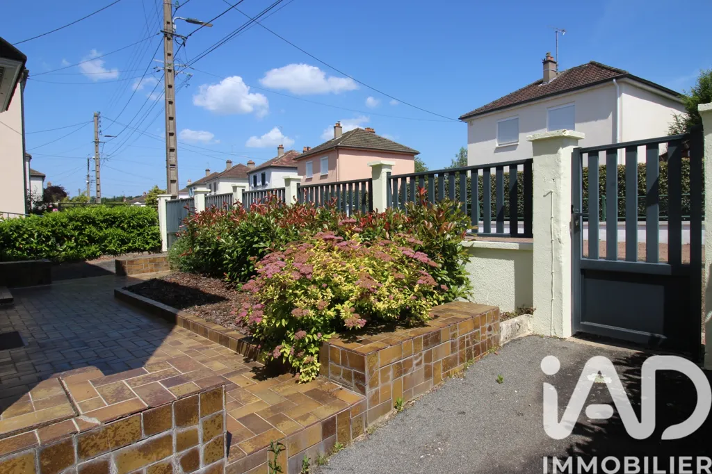 Jardin - Maison avec Jardin Arboré et Balcon à Proximité