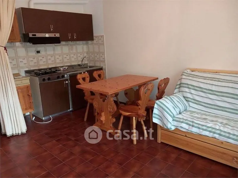 Söögituba - Fully Furnished Studio with Balcony in Ormea
