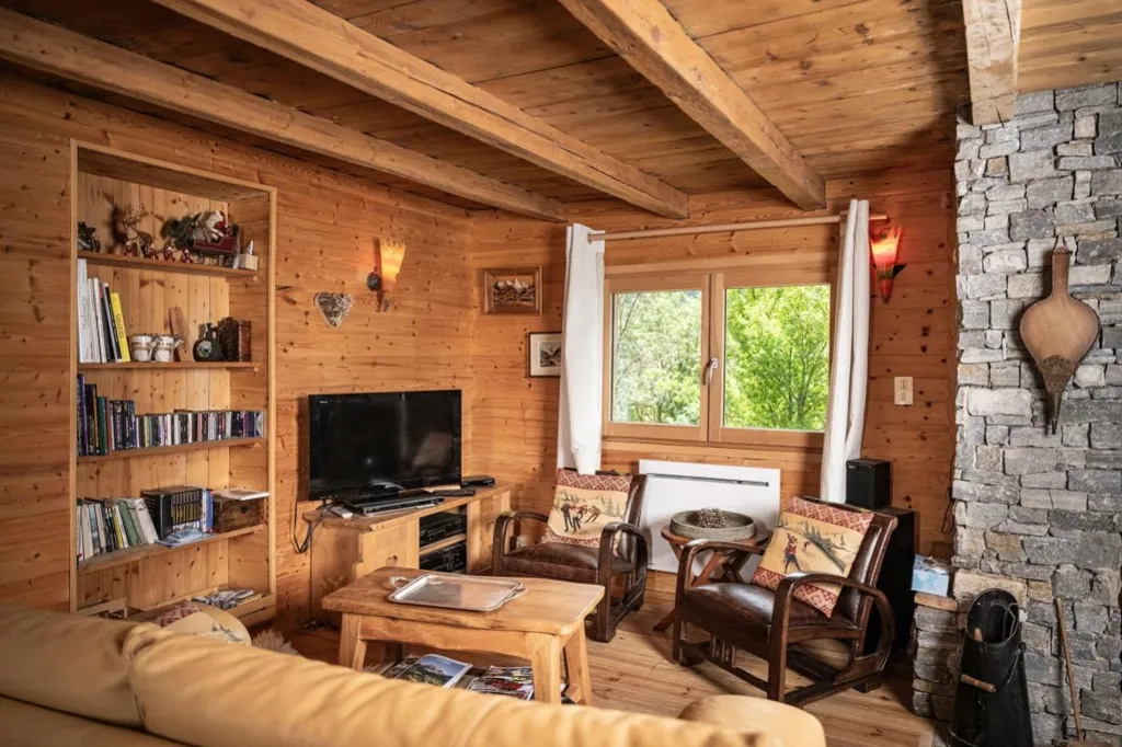 Séjour - Chalet Ancien avec Vue Montagne à Thônes