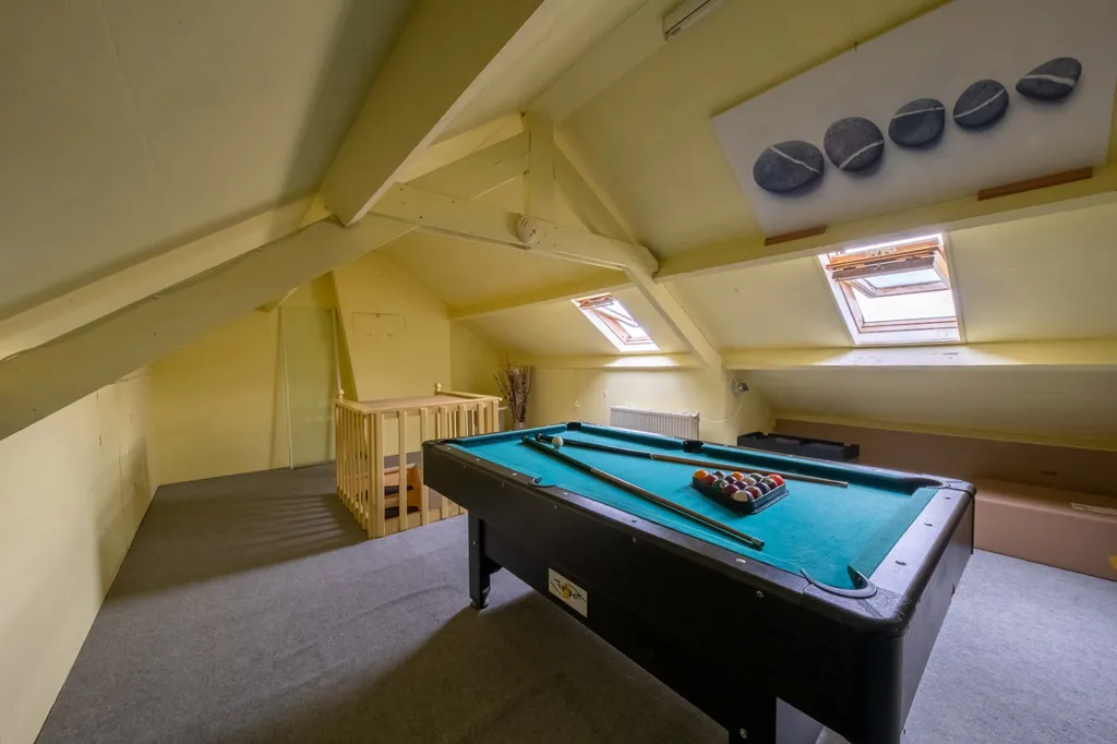 Toad - Corner House with Garden Room in Goor