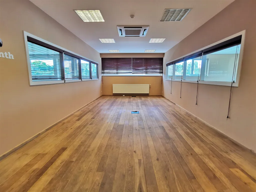 Toad - Commercial Property with Office and Warehouse in Herent
