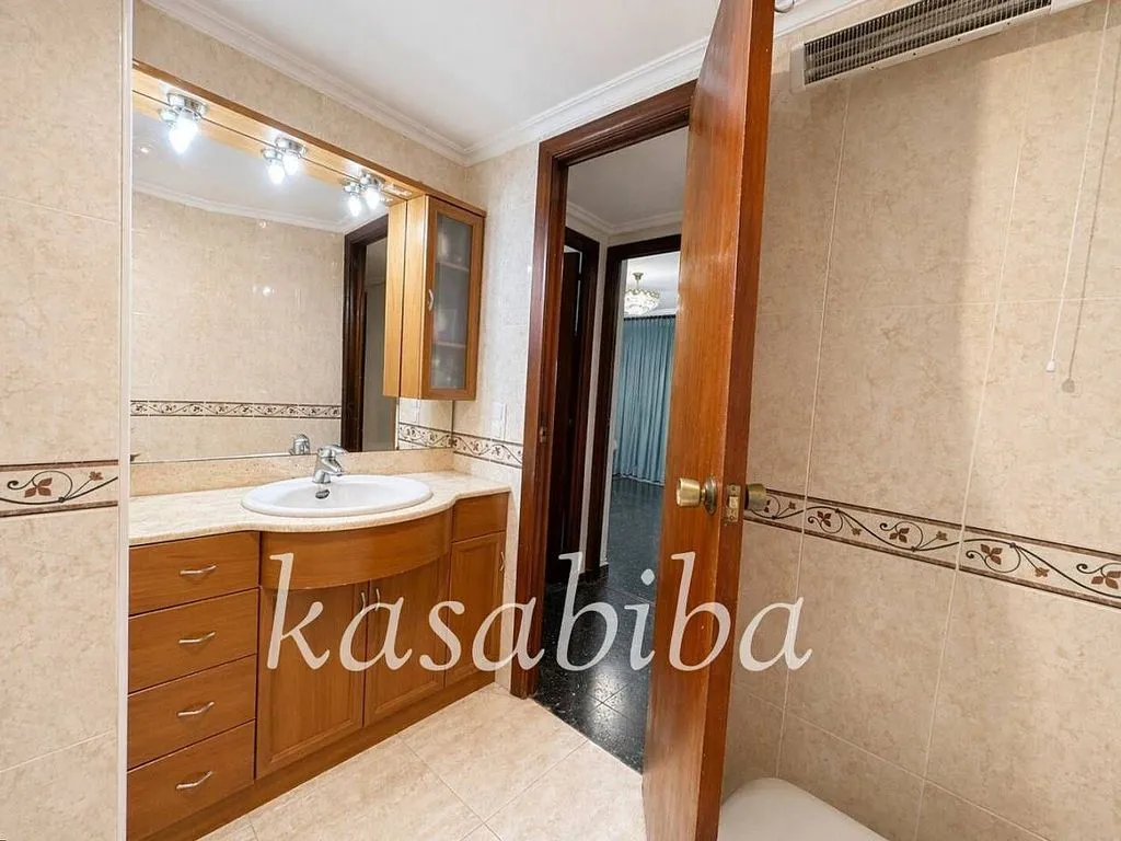 Salles de bain - Apartment with Large Terrace in Estramurs