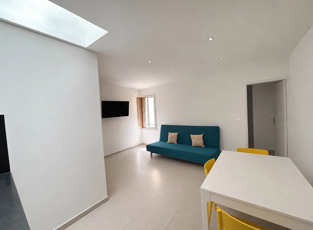 Living Room - 2-Bedroom Apartment in Aix-en-Provence
