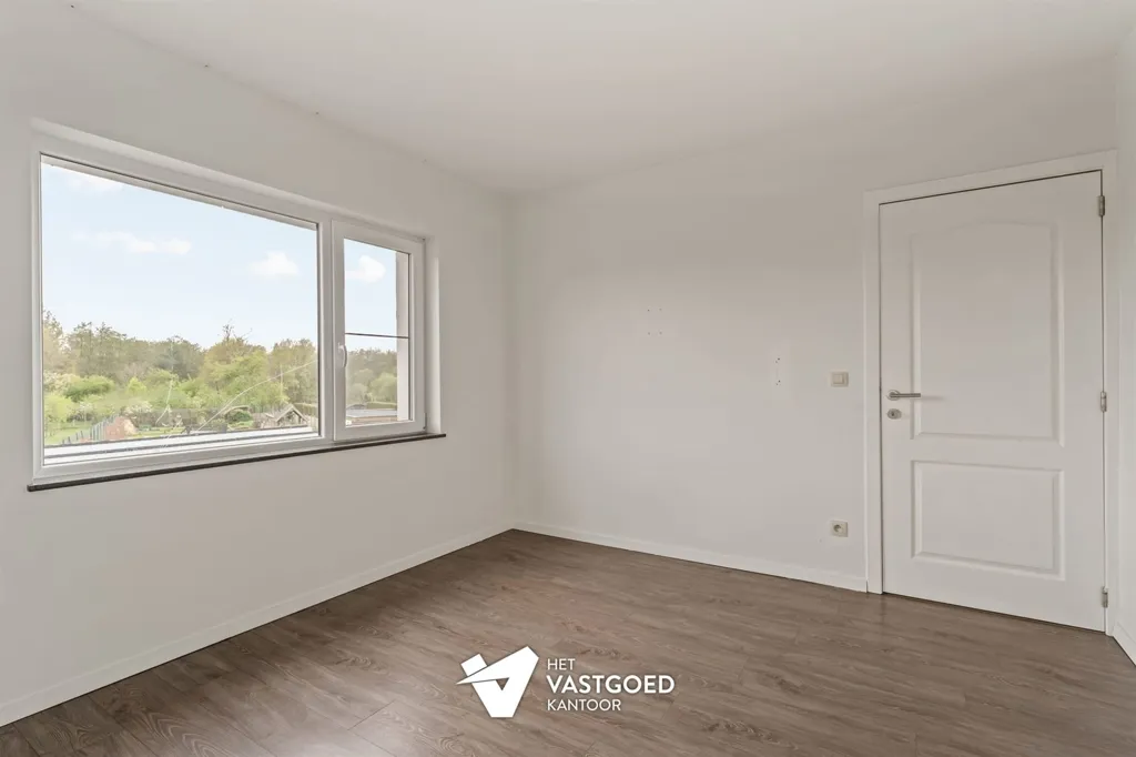Toad - Duplex Apartment with Parking in Beringen
