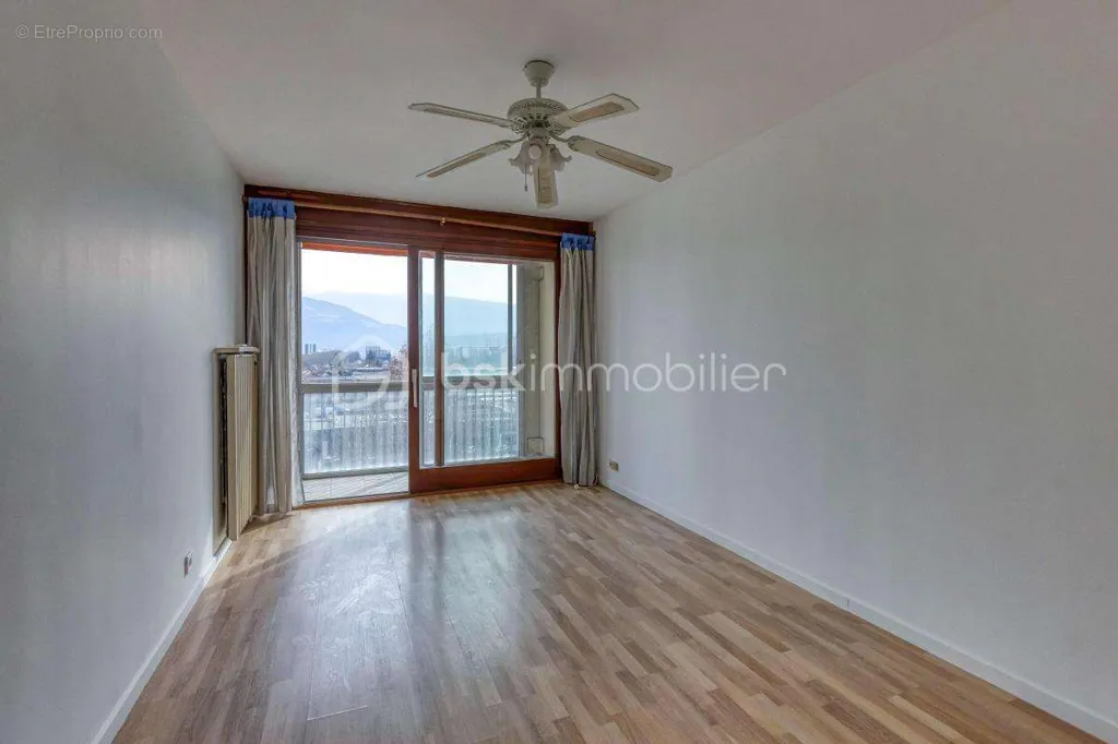 Pièces - Appartement T3 avec Balcon à Grenoble