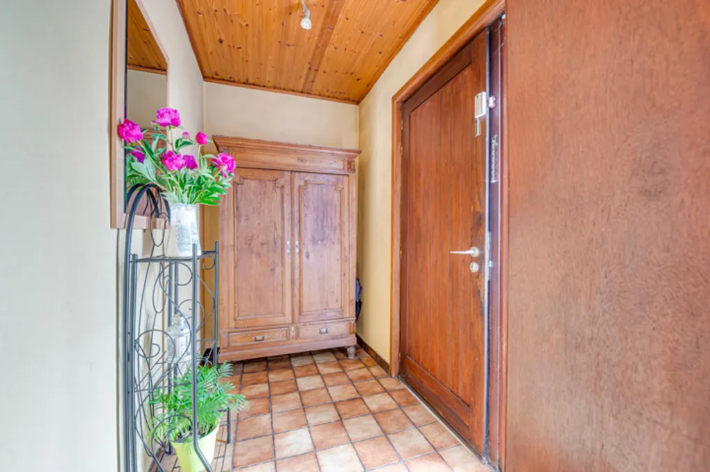 Entrée - Maison Plain Pied avec Jardin et Garage à Hensies