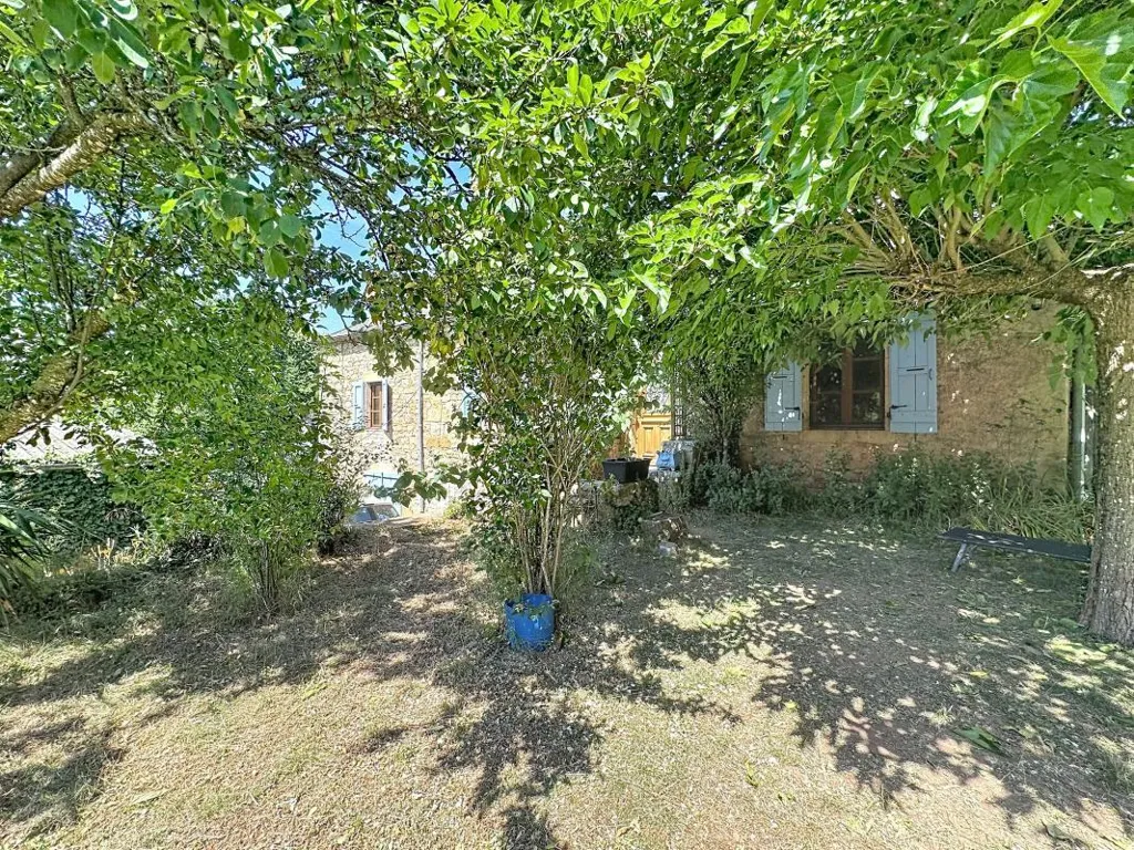 Jardin - Maison en Pierre avec Jardin à Gillorgues