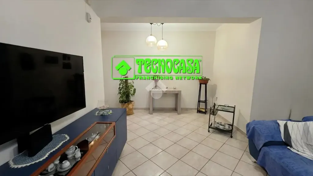 Soggiorno - Appartamento con giardino privato a Mercogliano